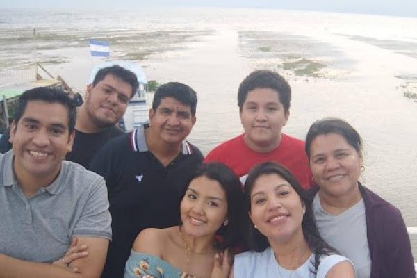 carlos and family
